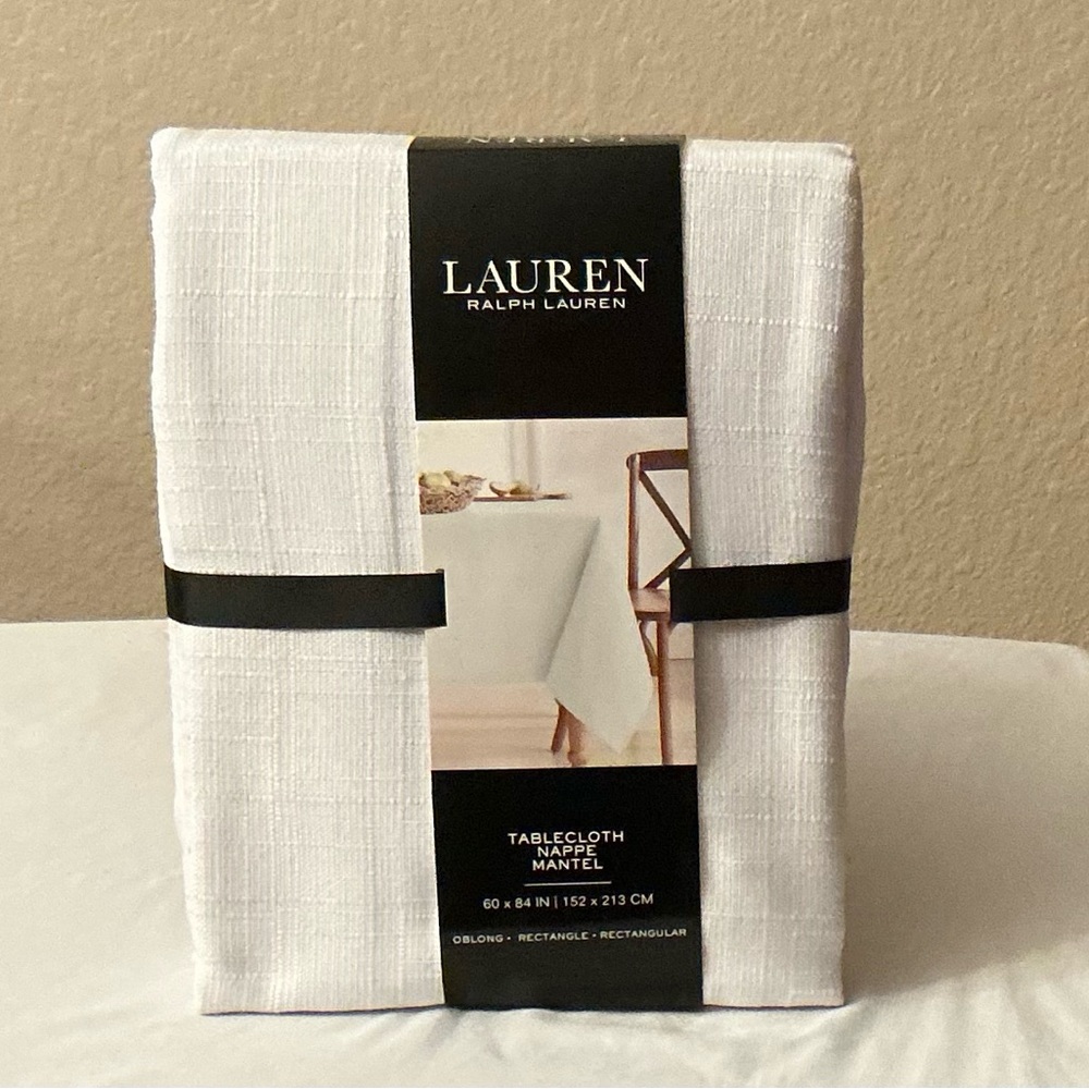 Ralph Lauren Elegant White Tailored Hem Oblong Tablecloth
